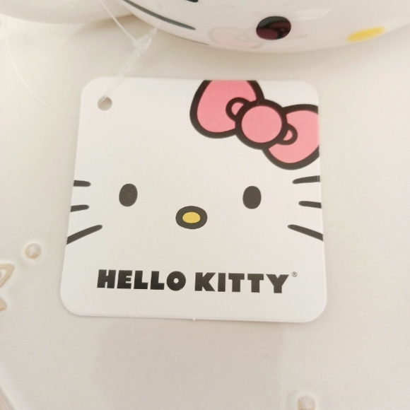 Bioworld × Hello Kitty By Sanrio Figural Ceramic Mug - Picture 8 of 13